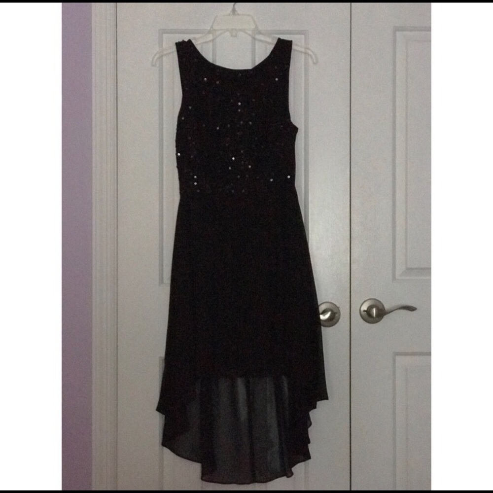 B Darlin black sequin hi-low dress • 9/10